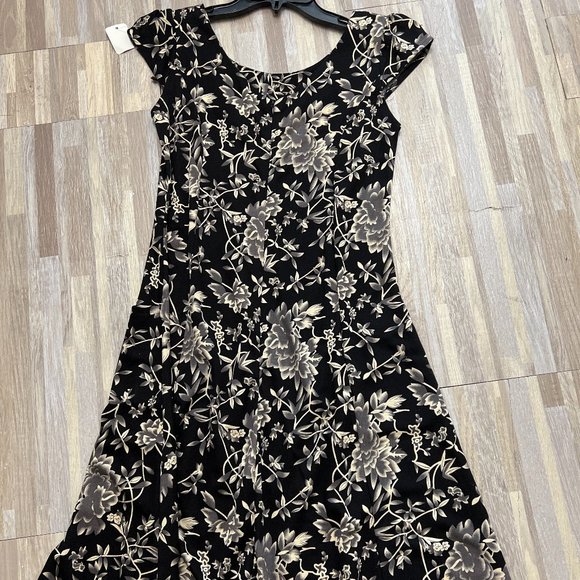 TOMMY Dresses & Skirts - TOMMY HILFIGER SHIFT DRESS- NWT